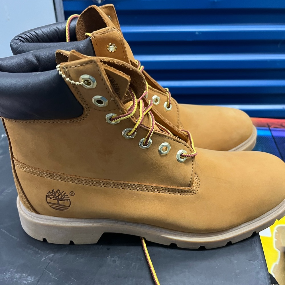 ✅Brand New Timberland  6” suede nubuck wheat color size Men’s 9.5✅
